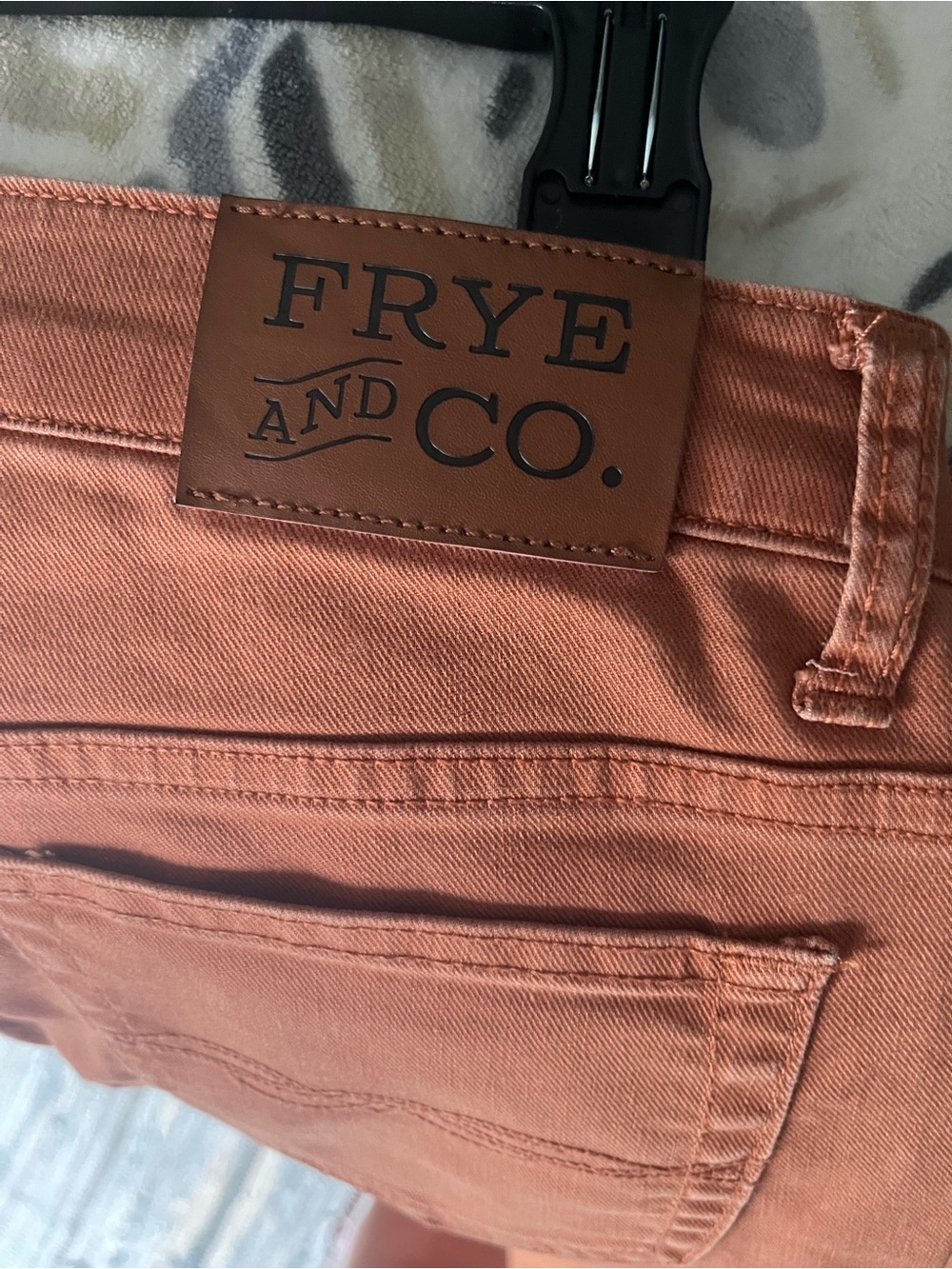 FRYE & CO Cropped Flare Denim Pants Terracotta Raw Hem Size 8 - Picture 6 of 6